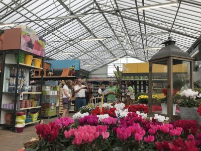 Ferencik garden centre wide span